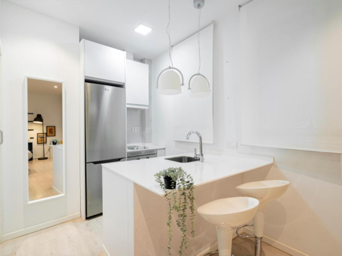 2 Bedroom Flat In La Latina-Carn Madrid Esterno foto
